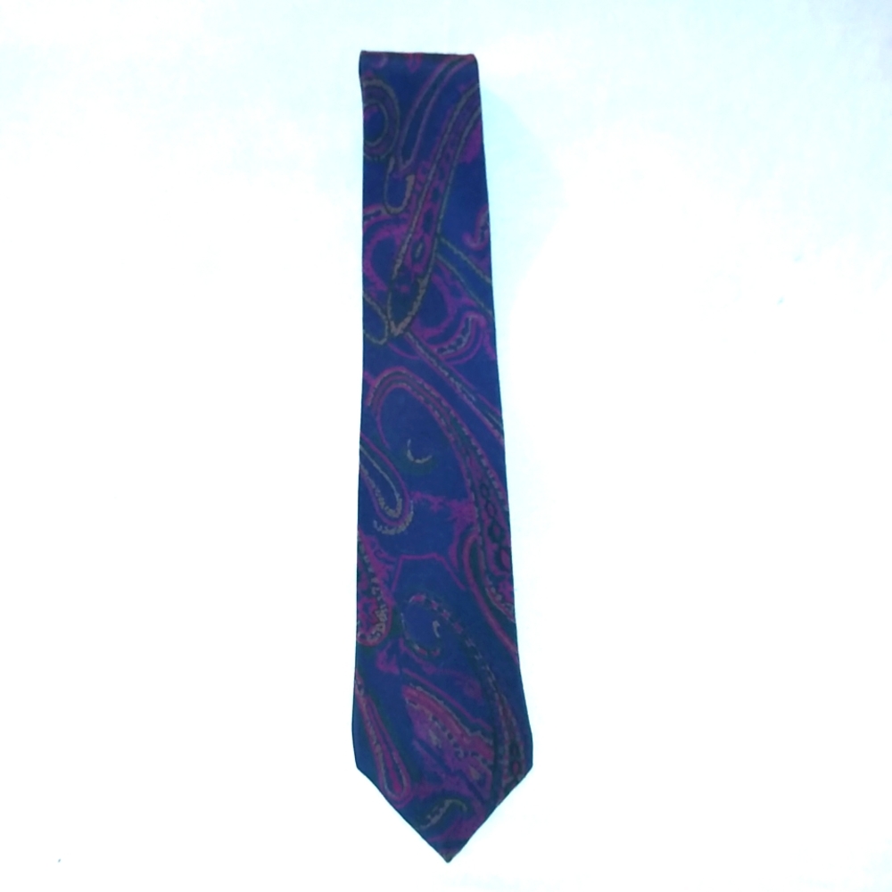 Testa tie